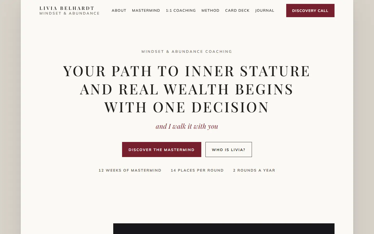 Home page of the Belhardt template, letterspaced black capitals on pale paper, an italic line in bordeaux below and two buttons, a greige band at the side