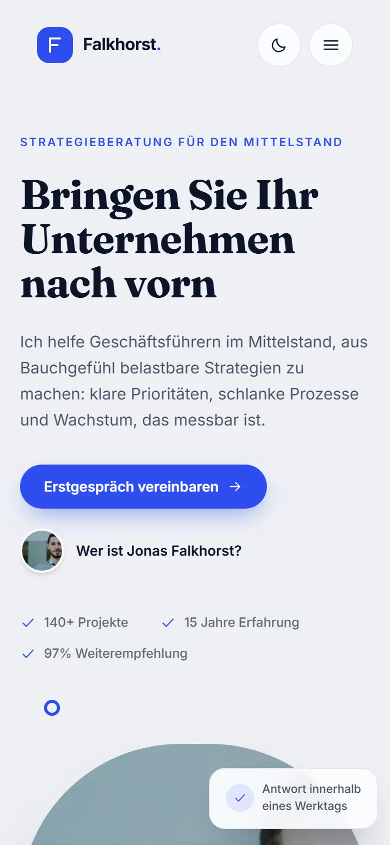 Mobile Startseite des Templates Falkhorst