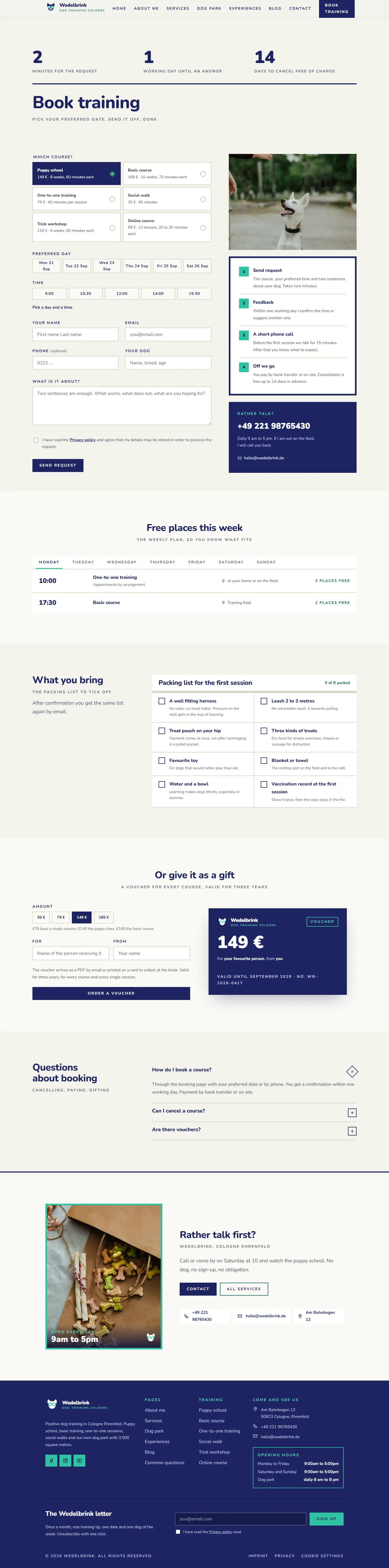 The booking page of the Wedelbrink template with the date picker and the weekly plan